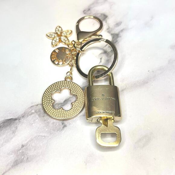 Louis Vuitton Gold Padlock & Key Set #303 w/ a Pink Flower Charm Keychain - Picture 5 of 5